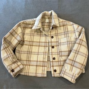MOVING SALE Super Cute Women’s Cream Plaid Shacket
